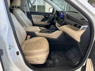 Toyota Highlander Híbrido 2024 AWD XLE 4 puertas SUV