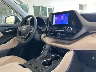 Toyota Highlander Híbrido 2024 AWD XLE 4 puertas SUV
