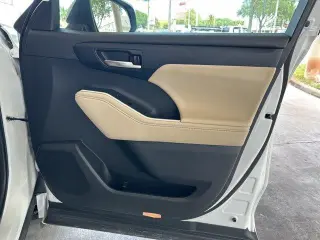 Toyota Highlander Híbrido 2024 AWD XLE 4 puertas SUV