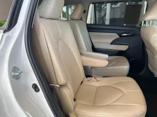 Toyota Highlander Híbrido 2024 AWD XLE 4 puertas SUV