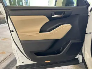 Toyota Highlander Híbrido 2024 AWD XLE 4 puertas SUV