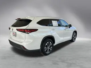 Toyota Highlander Híbrido 2024 AWD XLE 4 puertas SUV