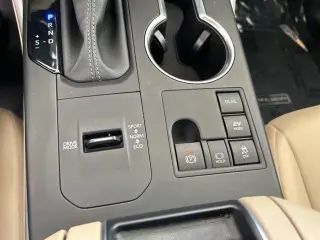 Toyota Highlander Híbrido 2024 AWD XLE 4 puertas SUV