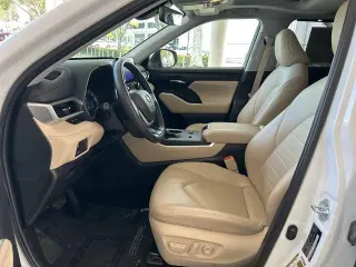 Toyota Highlander Híbrido 2024 AWD XLE 4 puertas SUV