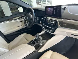 Serie 5 de BMW 2023 540i Sedan 4 puertas