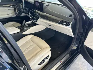 Serie 5 de BMW 2023 540i Sedan 4 puertas