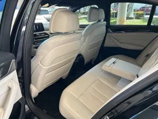 Serie 5 de BMW 2023 540i Sedan 4 puertas