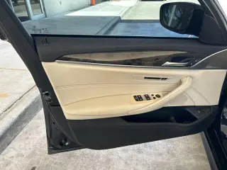 Serie 5 de BMW 2023 540i Sedan 4 puertas