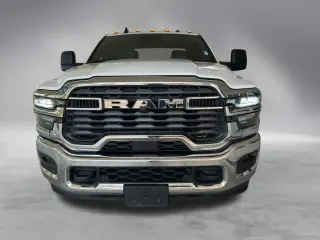 Ram 2500 2025 4x4 Tradesman 4 puertas Cabina Crew 8 pies LB Pickup