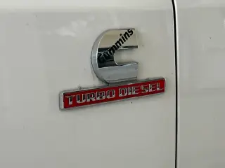 Ram 2500 2025 4x4 Tradesman 4 puertas Cabina Crew 8 pies LB Pickup