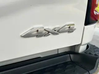 Ram 2500 2025 4x4 Tradesman 4 puertas Cabina Crew 8 pies LB Pickup