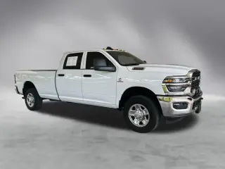 Ram 2500 2025 4x4 Tradesman 4 puertas Cabina Crew 8 pies LB Pickup
