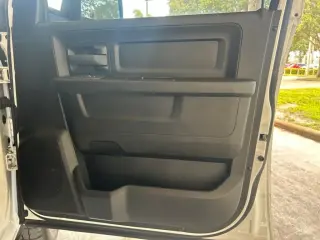 Ram 2500 2025 4x4 Tradesman 4 puertas Cabina Crew 8 pies LB Pickup
