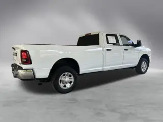 Ram 2500 2025 4x4 Tradesman 4 puertas Cabina Crew 8 pies LB Pickup