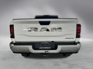 Ram 2500 2025 4x4 Tradesman 4 puertas Cabina Crew 8 pies LB Pickup