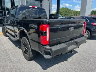 Ford F-250 Super Duty 2024 4x4 XL Cabina Crew 4 puertas 6.8 pies. Pickup SB