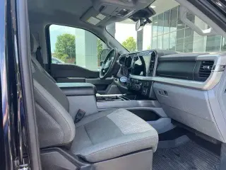 Ford F-250 Super Duty 2024 4x4 XL Cabina Crew 4 puertas 6.8 pies. Pickup SB