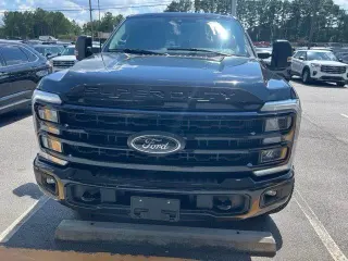 Ford F-250 Super Duty 2024 4x4 XL Cabina Crew 4 puertas 6.8 pies. Pickup SB