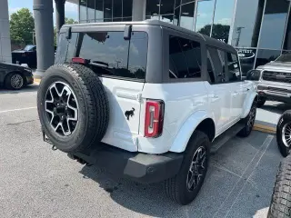 Ford Bronco 2024 4x4 Outer Banks 4 puertas SUV
