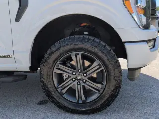 Ford F-150 2023 4x4 Limited 4 puertas SuperCrew 5.5 pies. Caja corta
