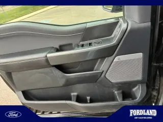 Ford F-150 2023 4x4 XL 4 puertas SuperCrew 5.5 pies SB