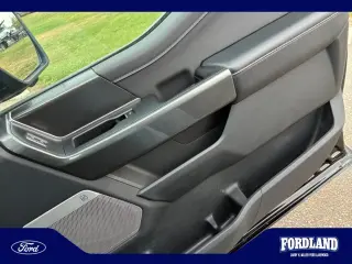 Ford F-150 2023 4x4 XL 4 puertas SuperCrew 5.5 pies SB
