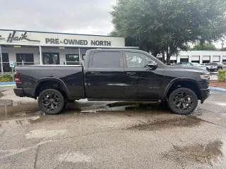 Ram 1500 2022 4x2 Limited 4 puertas Crew Cab 1.93 m Pickup