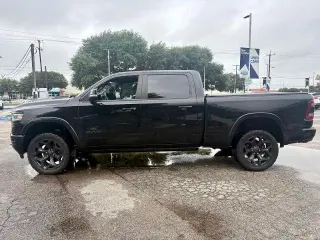 Ram 1500 2022 4x2 Limited 4 puertas Crew Cab 1.93 m Pickup