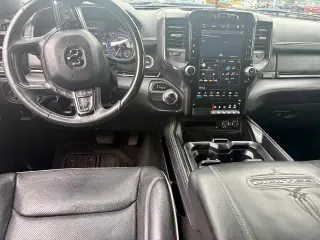 Ram 1500 2022 4x2 Limited 4 puertas Crew Cab 1.93 m Pickup