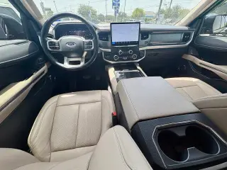 Ford Expedition 2024 4x2 XLT 4 puertas SUV