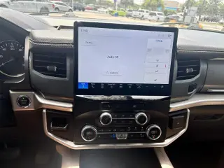Ford Expedition 2024 4x2 XLT 4 puertas SUV