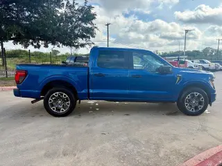 Ford F-150 2025 4x2 STX 4 puertas SuperCrew 5.5 pies. Caja corta