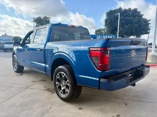 Ford F-150 2025 4x2 STX 4 puertas SuperCrew 5.5 pies. Caja corta