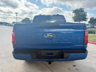 Ford F-150 2025 4x2 STX 4 puertas SuperCrew 5.5 pies. Caja corta