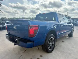 Ford F-150 2025 4x2 STX 4 puertas SuperCrew 5.5 pies. Caja corta
