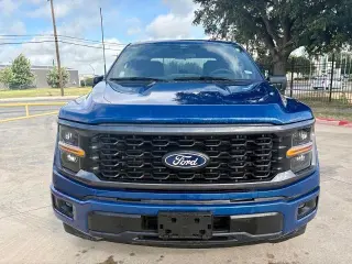 Ford F-150 2025 4x2 STX 4 puertas SuperCrew 5.5 pies. Caja corta