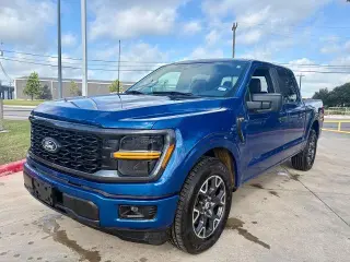 Ford F-150 2025 4x2 STX 4 puertas SuperCrew 5.5 pies. Caja corta