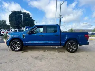 Ford F-150 2025 4x2 STX 4 puertas SuperCrew 5.5 pies. Caja corta