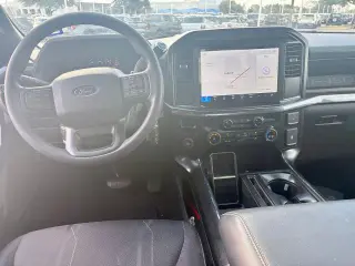Ford F-150 2025 4x2 STX 4 puertas SuperCrew 5.5 pies. Caja corta