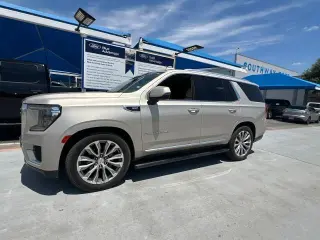 GMC Yukon 2021 4x2 Denali 4 puertas SUV