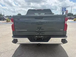 Chevrolet Silverado 1500 2025 4x4 LT 4 puertas Cabina Crew 5.8 pies. SB con 1LT