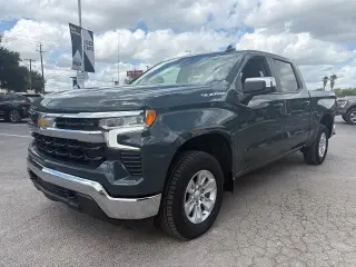 Chevrolet Silverado 1500 2025 4x4 LT 4 puertas Cabina Crew 5.8 pies. SB con 1LT