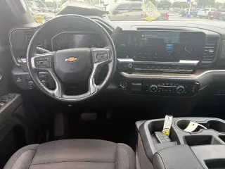Chevrolet Silverado 1500 2025 4x4 LT 4 puertas Cabina Crew 5.8 pies. SB con 1LT