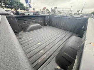 Chevrolet Silverado 1500 2023 4x4 RST 4 puertas Cabina Crew 5.8 pies. SB