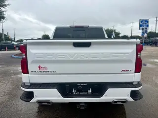 Chevrolet Silverado 1500 2023 4x4 RST 4 puertas Cabina Crew 5.8 pies. SB