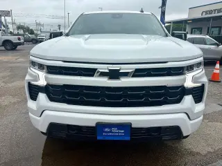 Chevrolet Silverado 1500 2023 4x4 RST 4 puertas Cabina Crew 5.8 pies. SB