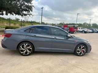 Volkswagen Jetta GLI 2023 Autobahn 4 puertas Sedan 7A