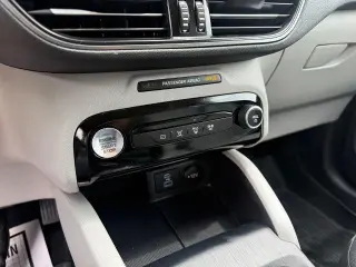 Ford Escape Híbrido 2023 AWD Activo 4 puertas SUV