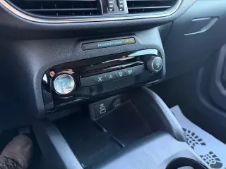 Ford Escape 2025 AWD Platinum 4 puertas SUV