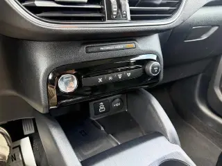 Ford Escape 2025 AWD Platinum 4 puertas SUV